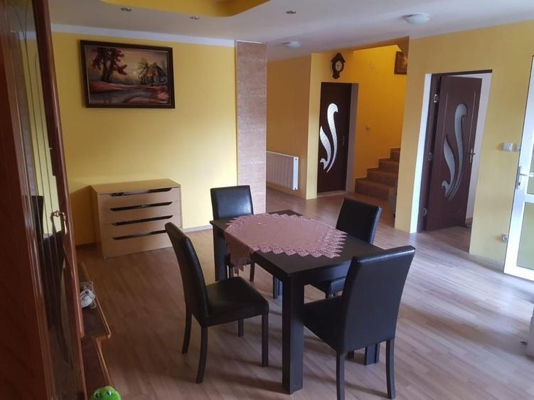 Casă cu 4 camere în Bărăștii Hațegului