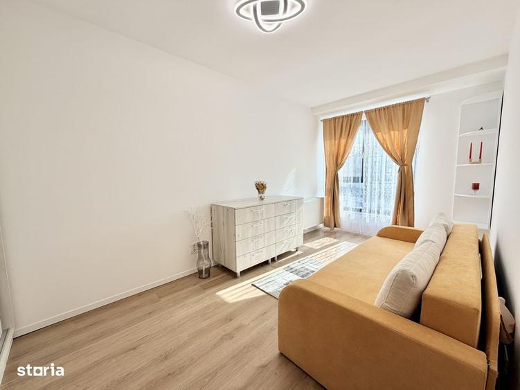 Apartament cu 3 camere decomandat în Neptun