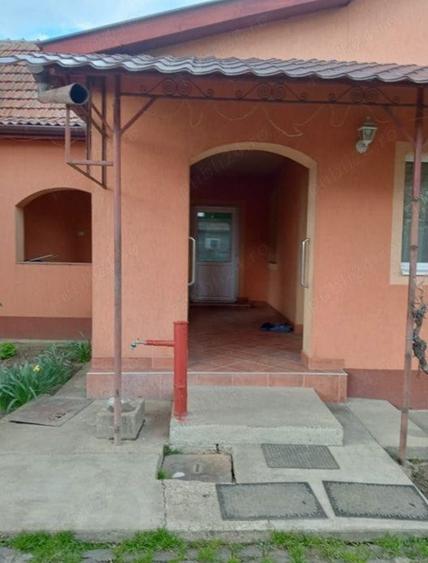 Casă cu 4 camere în Biharia