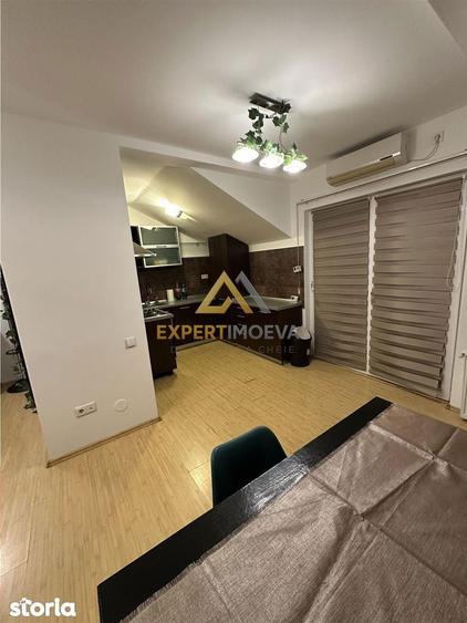 Apartament cu 3 camere decomandat în Republicii