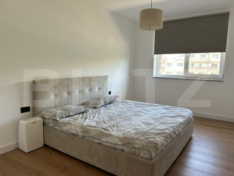 Apartament cu 4 camere semidecomandat, mobilat în Iris