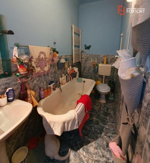 Apartament cu 3 camere nedecomandat, mobilat în P-ța Maria
