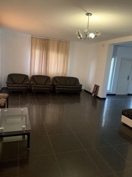 Casă cu 4 camere cu Teren 1000 Mp în Central