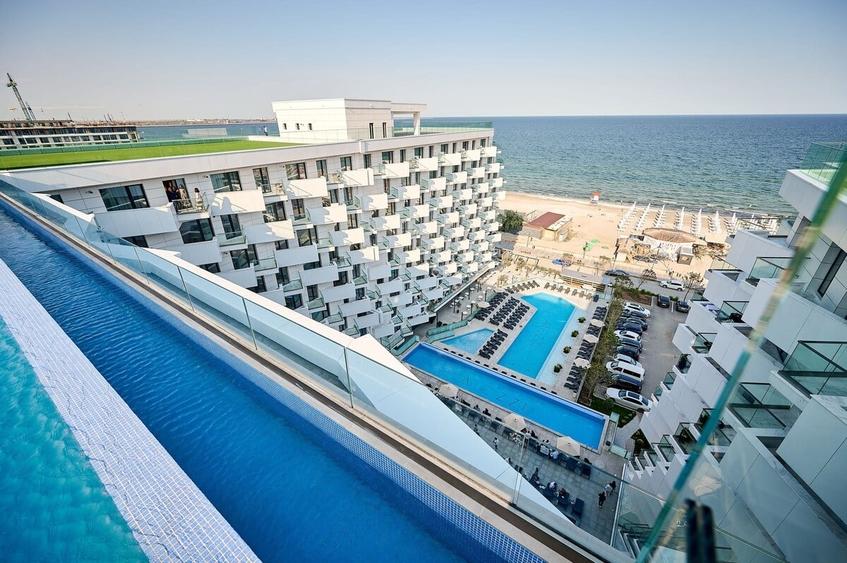Apartament cu 3 camere decomandat în Mamaia-Sat