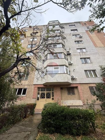Apartament cu 2 camere decomandat, mobilat în Faleza Nord