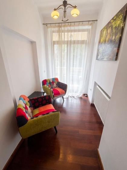Apartament cu 4 camere decomandat în Primăverii