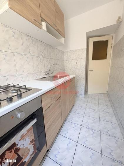 Apartament cu 3 camere semidecomandat în Central