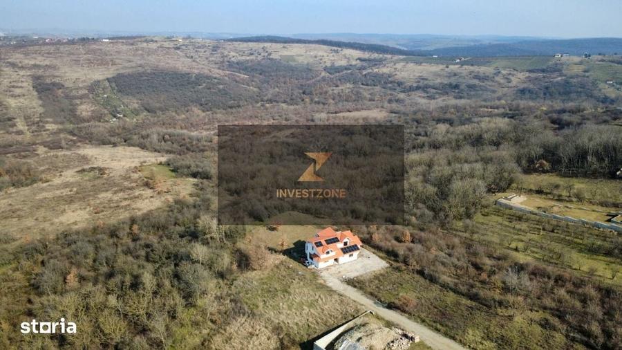 Casă cu 4 camere cu Teren 1253 Mp în Central