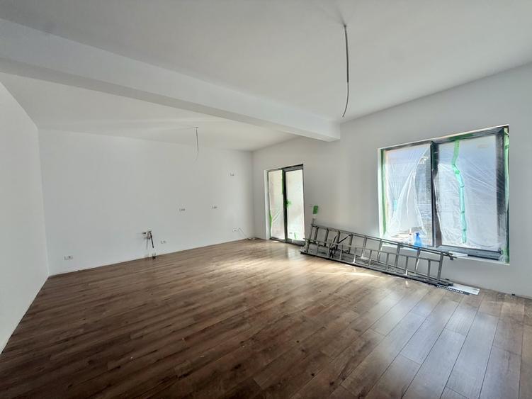 Duplex cu 4 camere cu Canalizare în Giroc