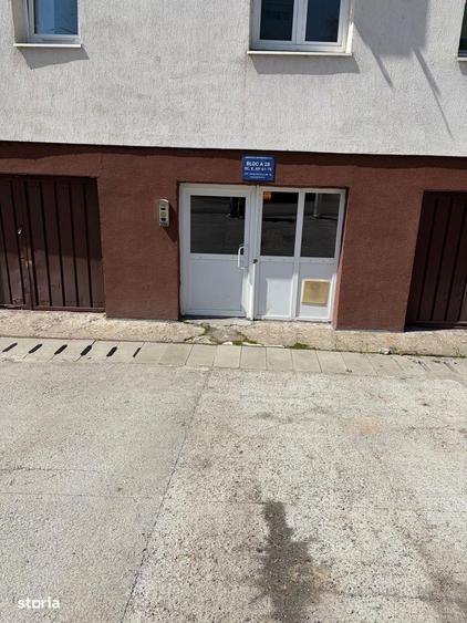 Apartament cu 3 camere decomandat în Valea Oltului