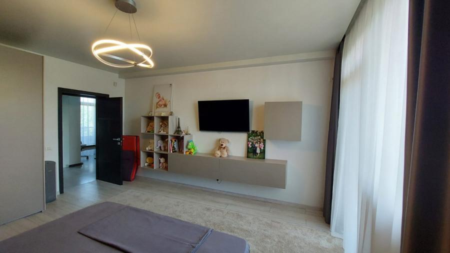 Casă cu 4 camere cu Teren 275 Mp în Coiciu