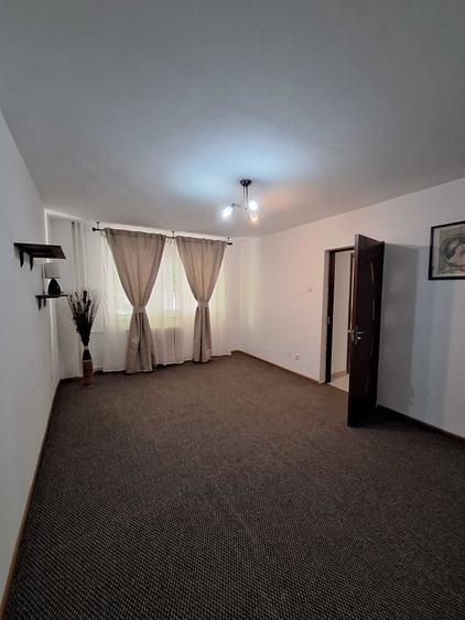 Apartament cu 2 camere decomandat în Turda