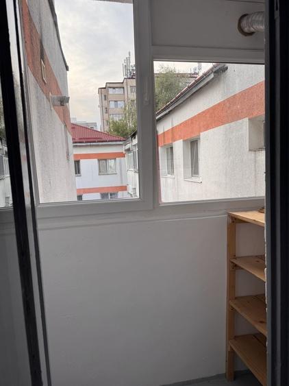 Apartament cu 3 camere decomandat în Șcheia