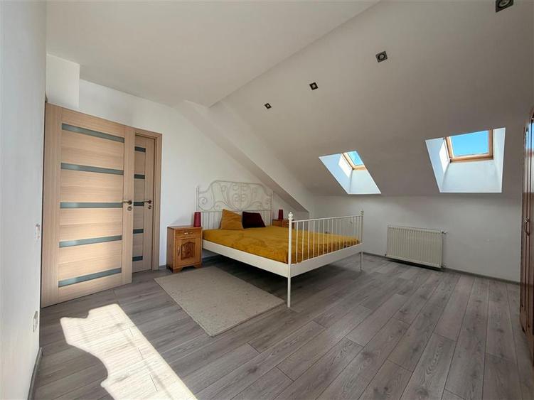 Apartament cu 3 camere semidecomandat, mobilat în Colentina