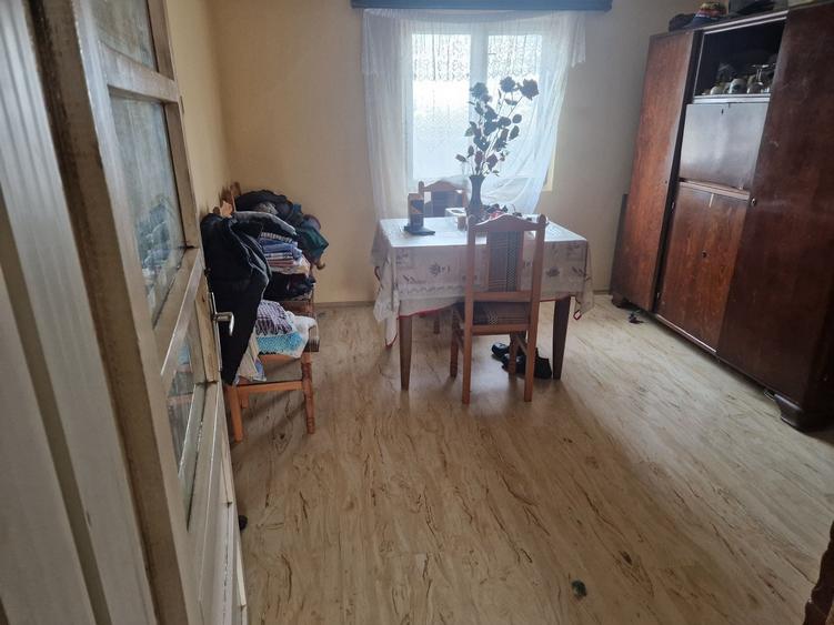 Casă cu 4 camere în Valea Moșneagului