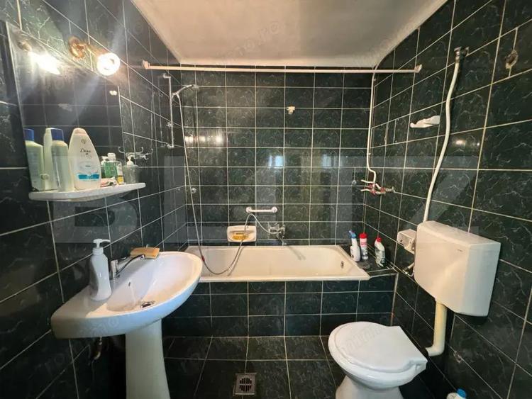 Casă cu 5 camere cu Teren 3000 Mp în Horea