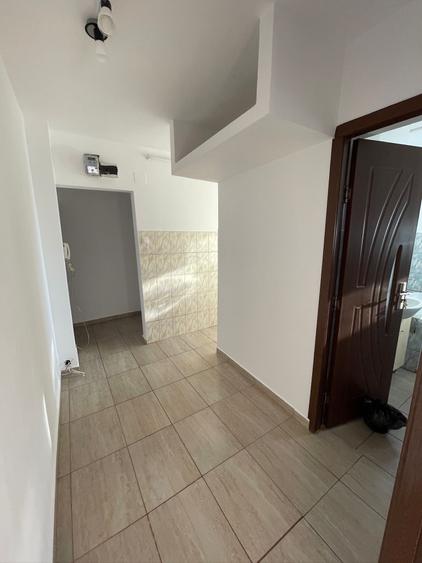 Apartament cu 2 camere semidecomandat în Girocului