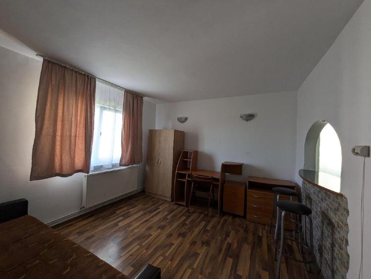 Garsonieră decomandată în Florilor