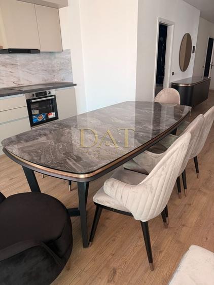 Apartament cu 3 camere în Zorilor