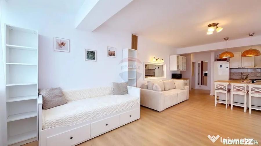 Apartament cu 3 camere semidecomandat în Colentina