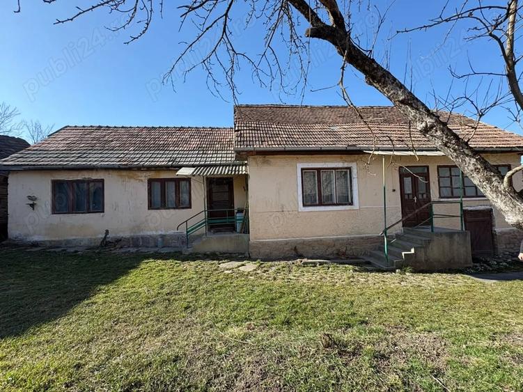 Casă cu 4 camere cu Teren 1250 Mp în Valea Crișului