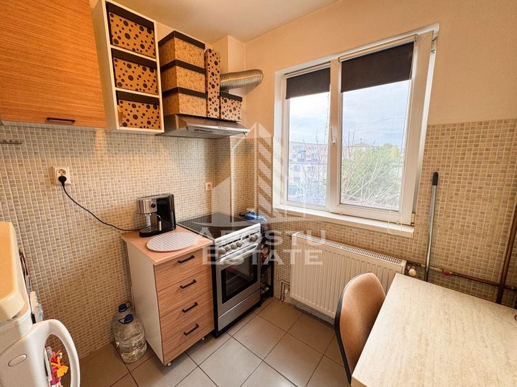 Apartament cu 2 camere semidecomandat, mobilat în Complex Studențesc