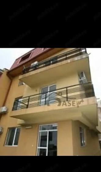 Casă individuală cu 6 camere cu Canalizare în Vitan