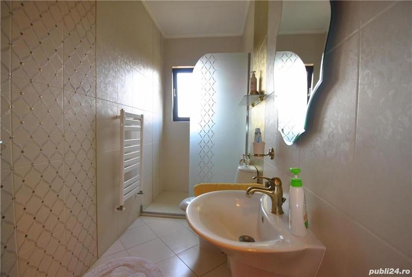 Casă cu 6 camere cu Teren 2200 Mp în Giarmata