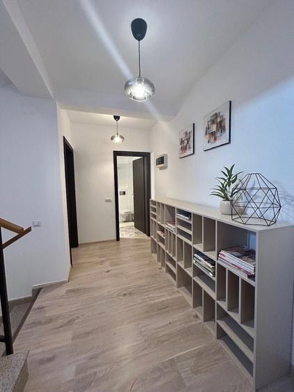 Duplex cu 4 camere cu Canalizare în Iancu Nicolae