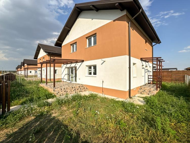Casă individuală cu 4 camere cu Teren 375 Mp în Exterior Vest