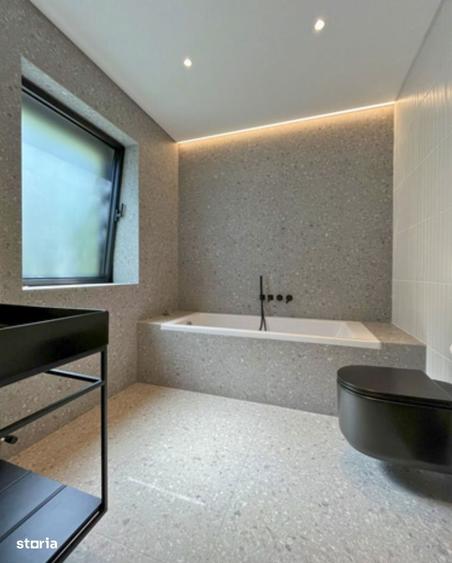 Apartament cu 3 camere, mobilat în Tei