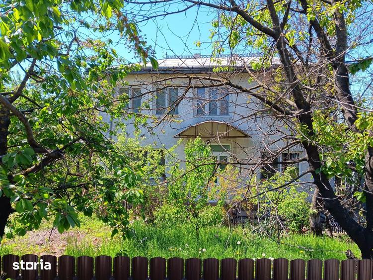 Casă cu 5 camere cu Teren 594 Mp în Trușești
