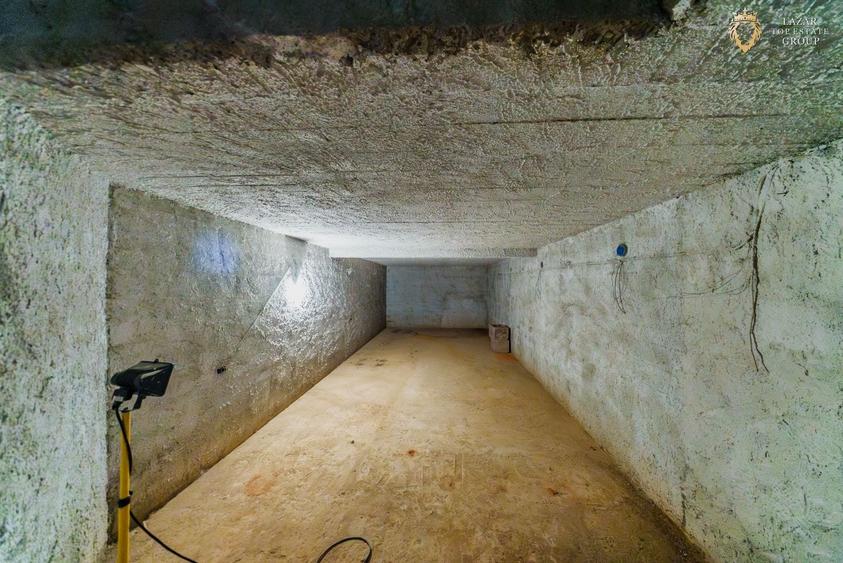 Casă cu 7 camere cu Piscina în Pârneava