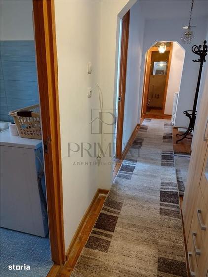 Apartament cu 4 camere decomandat în Girocului