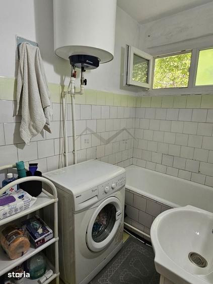 Apartament cu 3 camere semidecomandat în Central