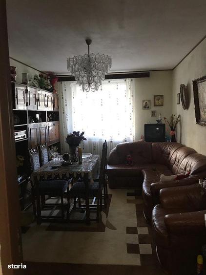 Apartament cu 3 camere decomandat, mobilat în Central