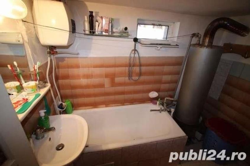 Casă cu 5 camere cu Teren 5000 Mp în Topolog