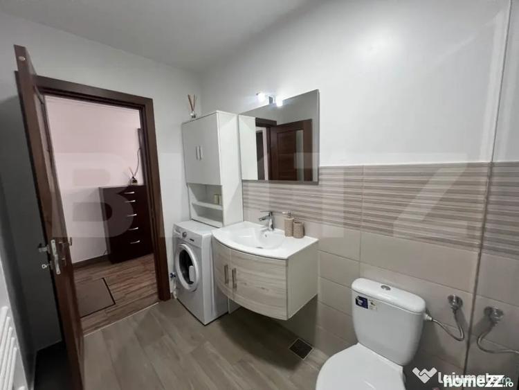 Apartament cu 3 camere semidecomandat în Florești