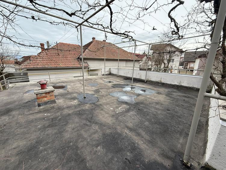 Casă individuală cu 4 camere cu Garaj în Aurel Vlaicu