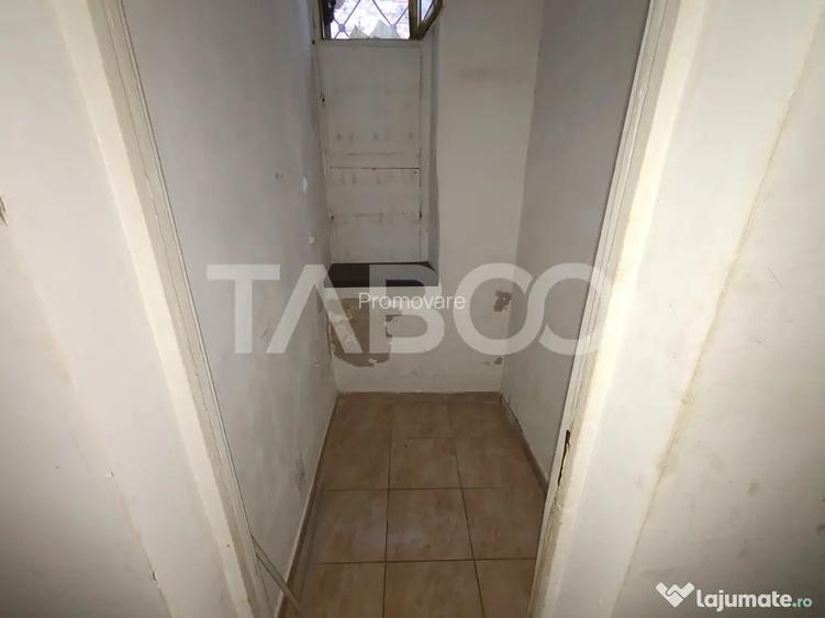 Spatiu comercial cu vitrina pe Bulevardul Nicolae Balcescu - - Sibiu (Sibiu)