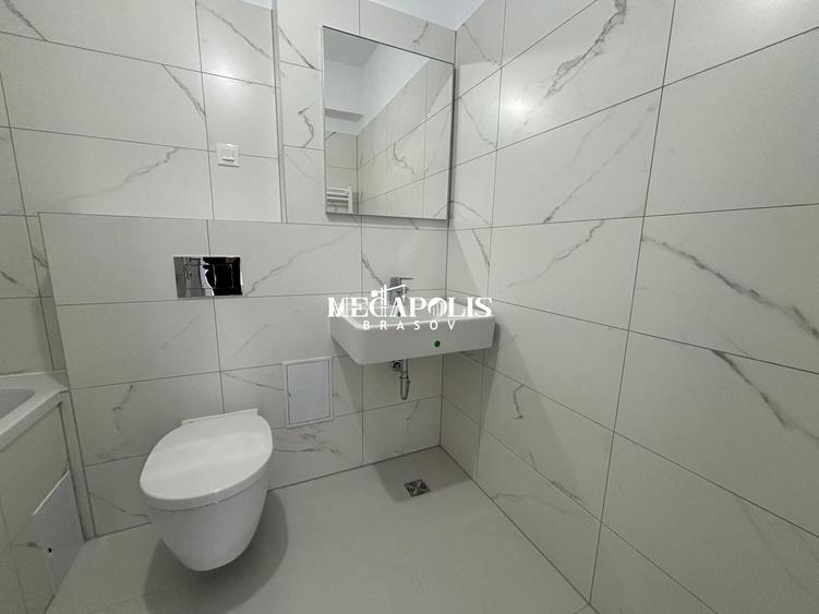 Apartament cu 3 camere decomandat în Tractorul