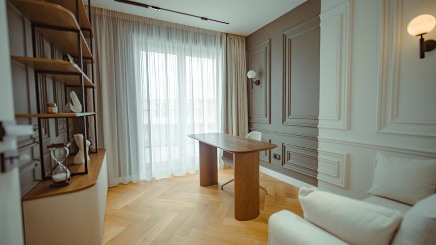 Penthouse cu 4 camere semidecomandat în Pantelimon