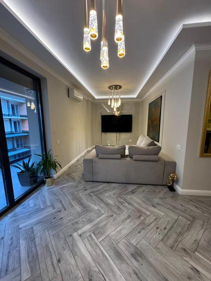 Apartament cu 3 camere semidecomandat în Voluntari