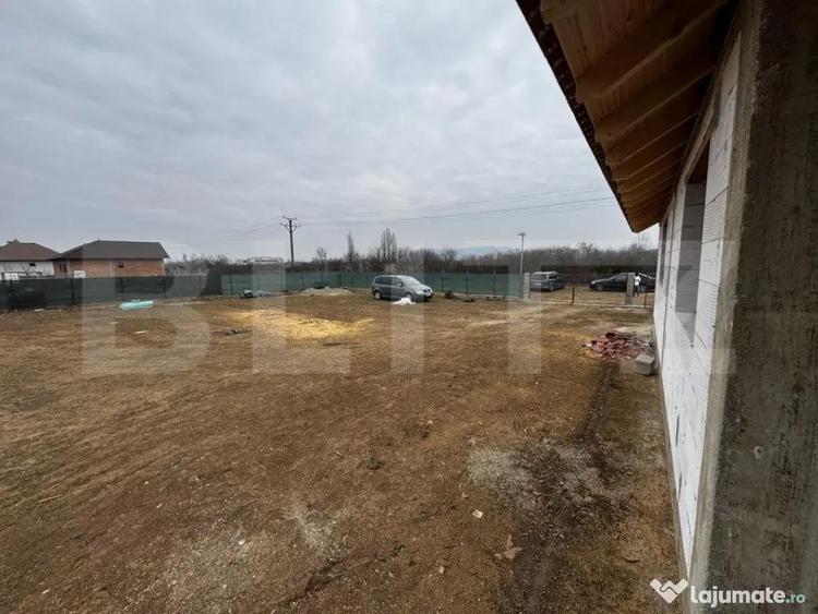 Casă cu 4 camere cu Teren 1134 Mp în Bărăbanț