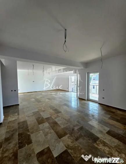 Apartament cu 4 camere decomandat în Faleza Nord