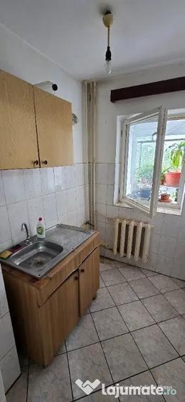 Garsonieră decomandată în Central