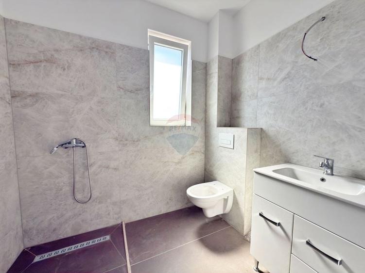 Apartament cu 2 camere semidecomandat în Grădiște