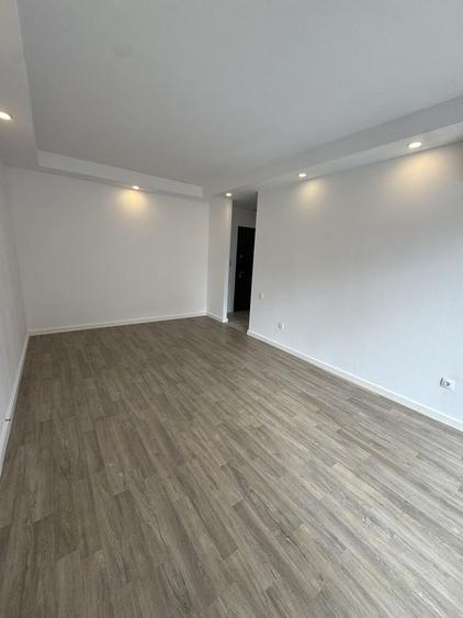 Apartament cu 2 camere decomandat în Tunari