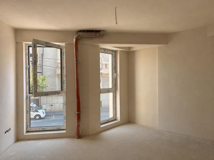 Apartament cu 4 camere decomandat în Gară