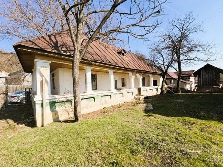 Casă cu Teren 1490 Mp în Proaspeți